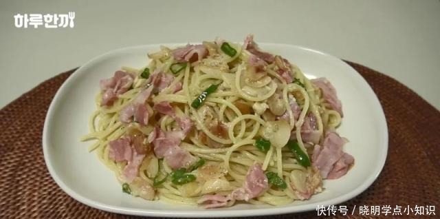 曝光|一个韩国男精英的独居生活曝光做一份蛋炒饭，6500万人围观