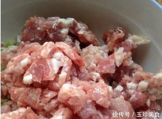 包子|吃了几十年的包子,如此做的还是第一次见,一顿吃了仨还不解馋