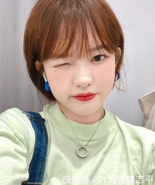 跟着|早秋就跟着博主穿卫衣，太洋气了吧！