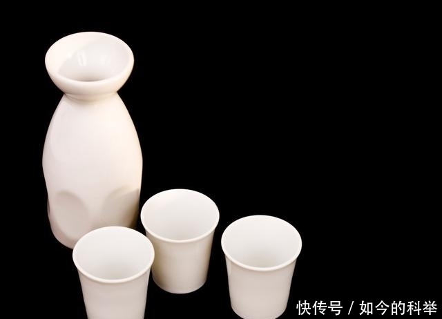 牌子|无论什么牌子的白酒,只要酒瓶上有“这行字”,全是酒精勾兑的