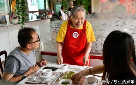 像是|《忘不了餐厅》,给人感觉更像是一部纪录片,一期下来笑中带泪!
