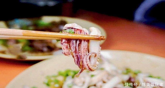 麻烦|鱿鱼去皮麻烦?老渔民口述小技巧,30秒去皮不用焯,又鲜又嫩