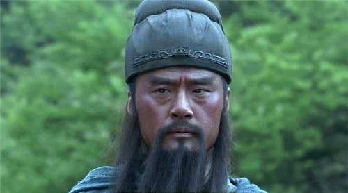 武将|在三国时期,他是唯一让关羽心甘情愿下跪的武将,此人是谁?