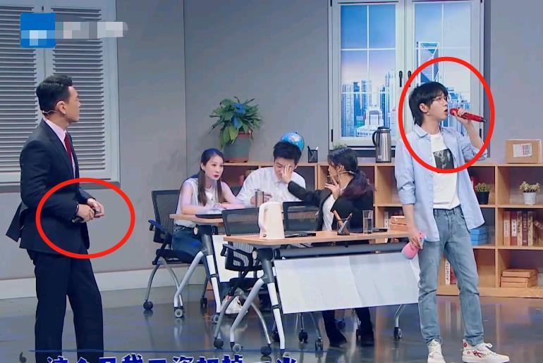 粉丝|华晨宇的《王牌》现场表演,谁关注他的话筒粉丝们非常自豪