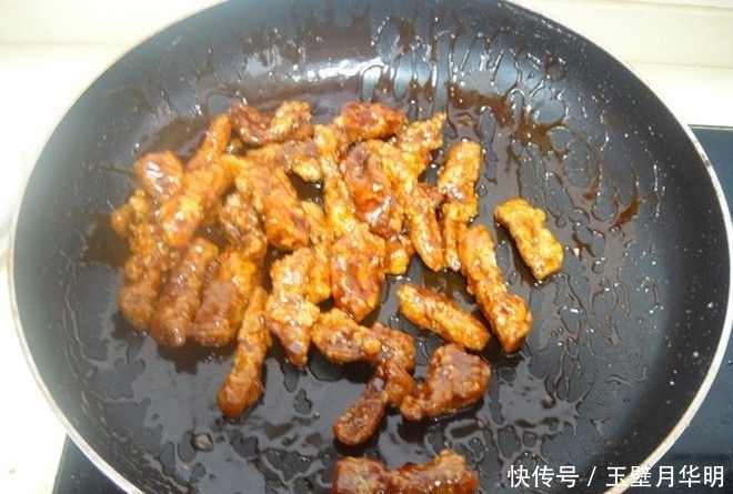 简单|教你美味解馋的黑胡椒溜肉,酸甜可口,简单易做,简直是米饭杀手