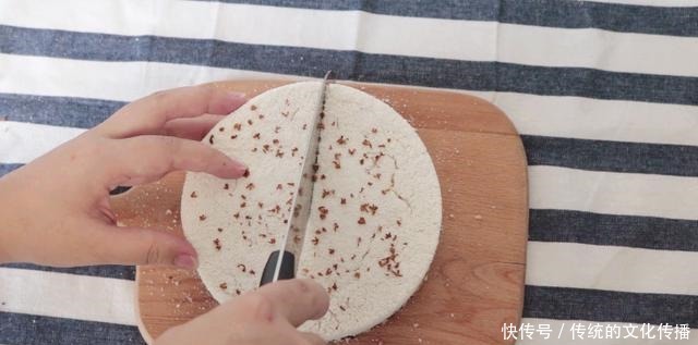 美白|不一样的养生美食——茯苓糕,口感松软Q弹好吃,健脾祛湿美白