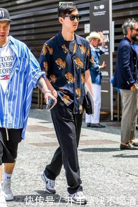 喜欢|明星都喜欢的印花衬衫,怎样穿才能保持衣品这些小细节不能忽视