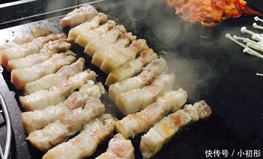 明白|谁说韩国人吃不起烤肉和水果?只说对了一半!不明白的要闹笑话!