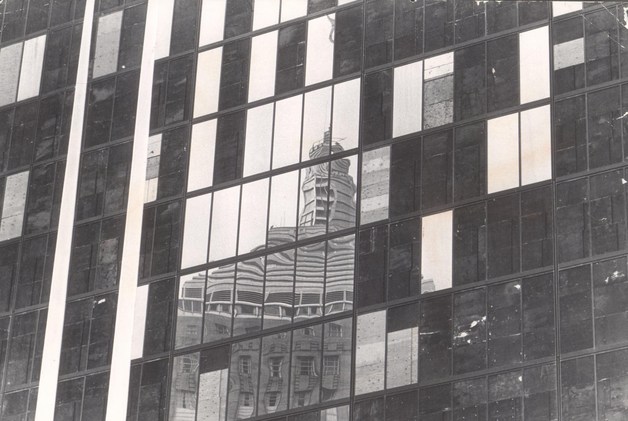 摩天大楼|曾用木板代替玻璃的摩天大楼：身为6省最高楼，玻璃却曾随意脱落