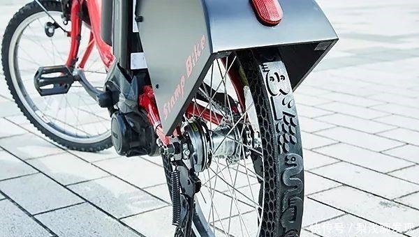 轮胎|“阅后即焚”小广告,环保又拉风