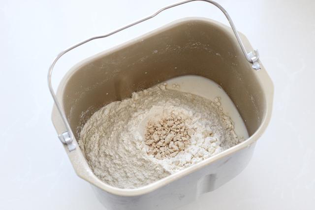  儿时|儿时最爱的蜂蜜小面包，每周都要烤上两盘，松软香甜比买的还好！