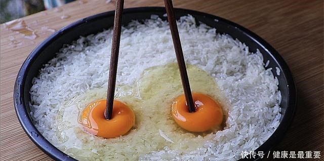 上桌|自从大米学会这样做,我家大米不够吃了,酸甜开胃上桌瞬间就扫光