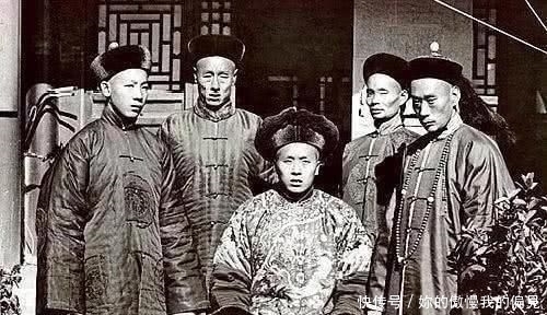 最美|晚清老照片青楼女子倚窗娇媚,最美妃子艳压一众明星