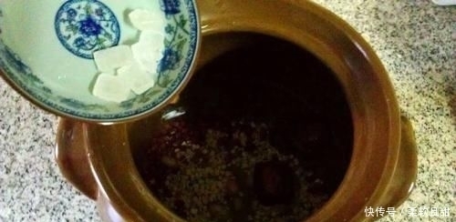  体内|红豆和它“天生一对”，夏天常喝，减轻体内湿气，女性最要喝