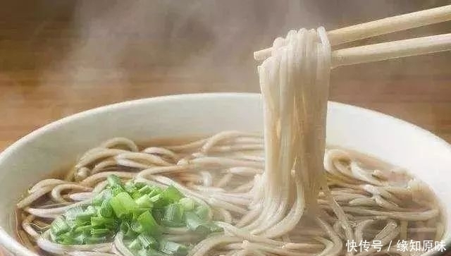 好吃|面馆师傅煮面条时,很多人少做了这2步,难怪面条不好吃