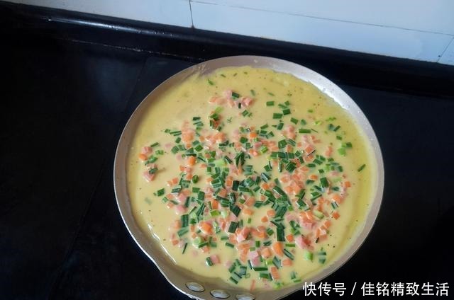 美味|这款早餐饼的做法也太简单了,10分钟就能搞定,快手省事还美味