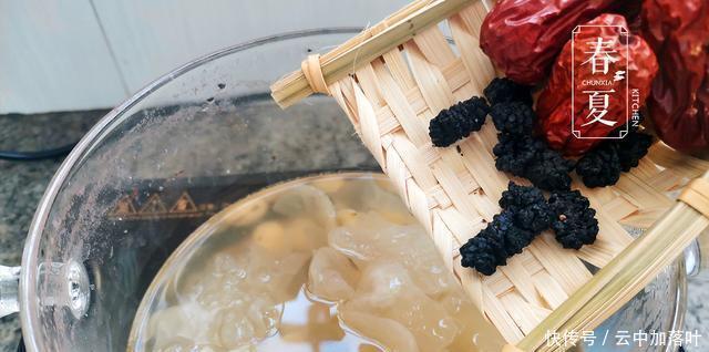 干燥|秋季干燥，别忘记给家人多煲这汤，充满果香，可口又香甜，好喝