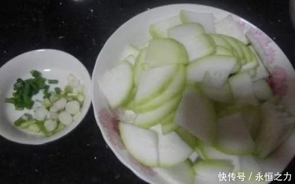 简单|别小看这菜，简单一炒，孩子天天吵着要吃，剩的汤汁都受欢迎