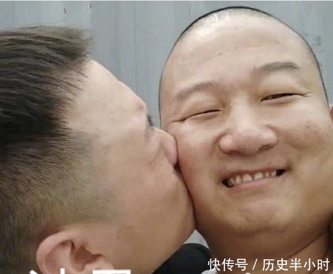  吴亦凡|《中国新说唱》海选，药水哥凭实力晋级，吴亦凡亲手发的链子