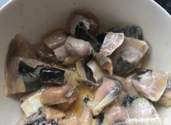 滑嫩|做酸菜鱼时,只要多加这1步,不仅鱼片不散不碎,还鲜香滑嫩!