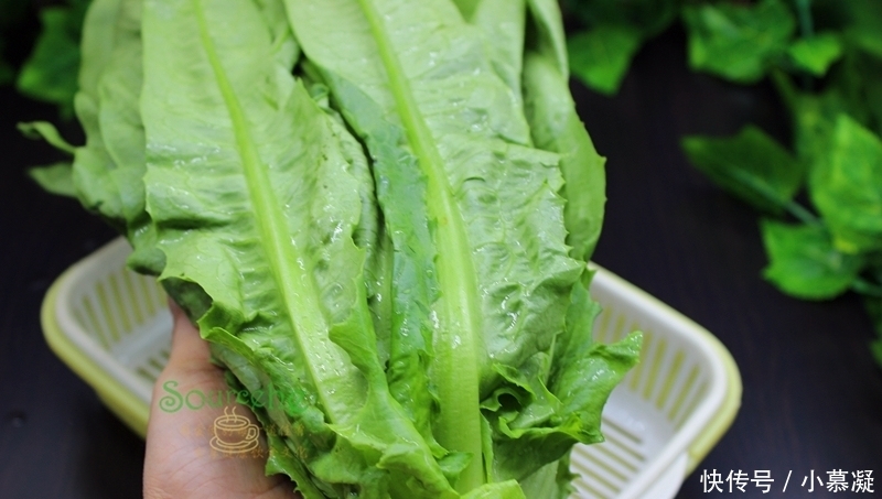 好吃|炒油麦菜时,多加一步,翠绿爽口,清香味美,比饭店还好吃