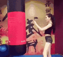 今晚|搞笑GIF:大哥:大吉大利,今晚吃鸡。