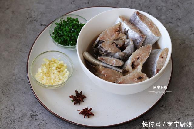 下锅|煎带鱼时,下锅前多做这一步很重要,煎出来不破皮,入味还没腥味