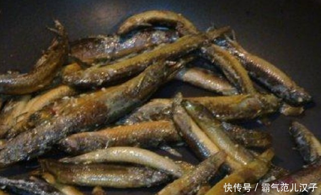 杂质|清洗泥鳅别认为很麻烦,在水中加点“它”,杂质自动跑出,味道好