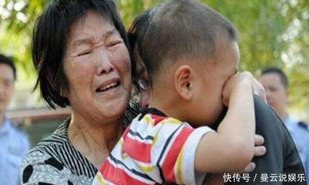  做法|人贩当众抱娃，却反咬亲妈是人贩子，宝妈的这些机智做法值得学习