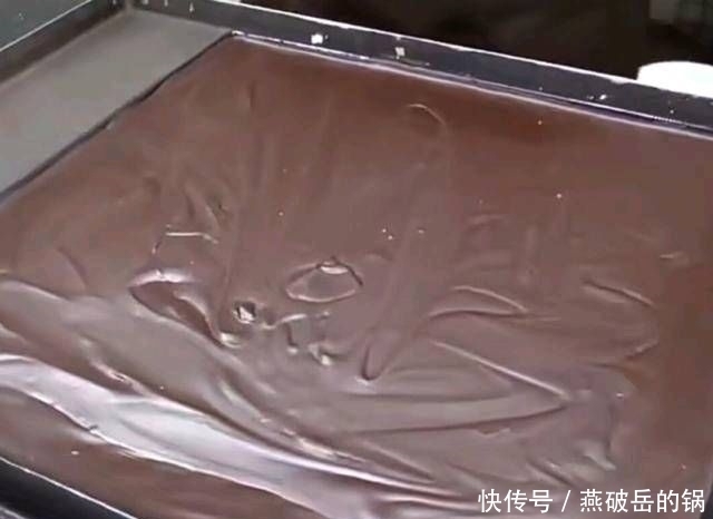 过程|在制作牛奶巧克力的过程中,每一种原料都是热的,难怪会让人发胖