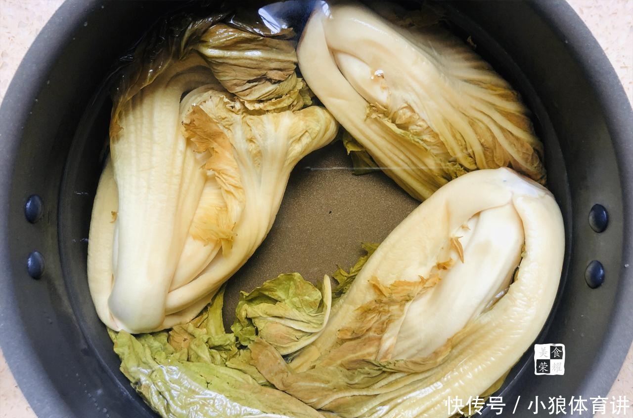 自制|在家自制咸酸菜,酸脆可口,做法简单易上手,趁秋天干燥多做一些