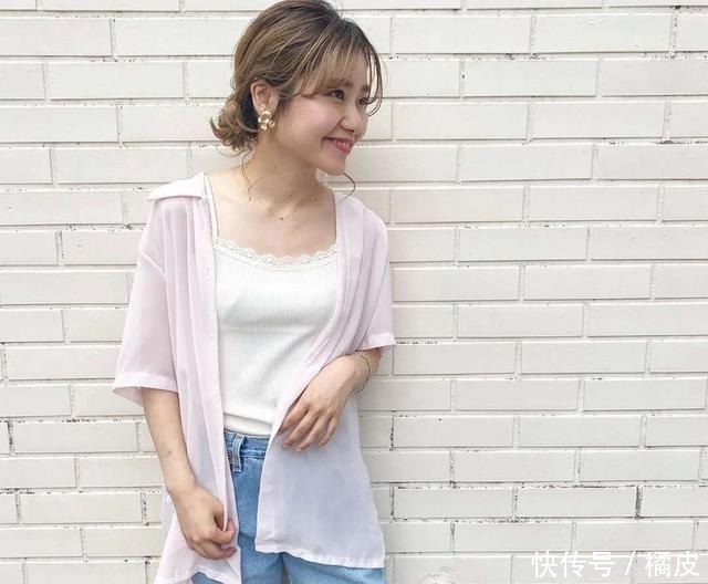 早秋|为什么日本女人都喜欢穿“透视衬衫”?夏末早秋的时髦,全靠它撑