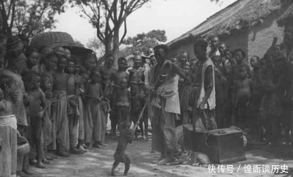 争议|老照片：晚清市井百态，其中一项绝活延续至今，备受争议
