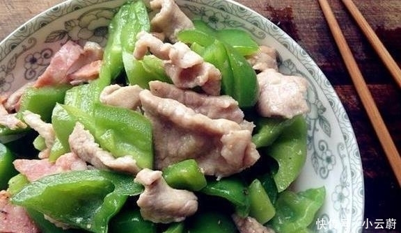 淀粉|炒猪肉时,别再用淀粉,只需简单一招,炒好的肉片又香又嫩还入味