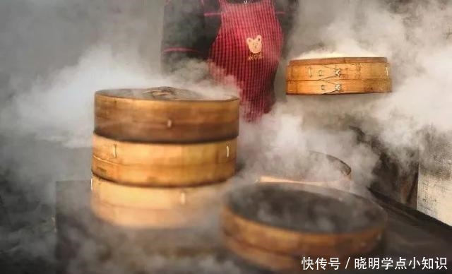 曝光|一个韩国男精英的独居生活曝光做一份蛋炒饭,6500万人围观