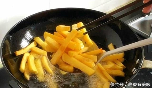 土豆|炸薯条时,土豆焯水后不要直接炸,多加这1步,薯条香酥不发软
