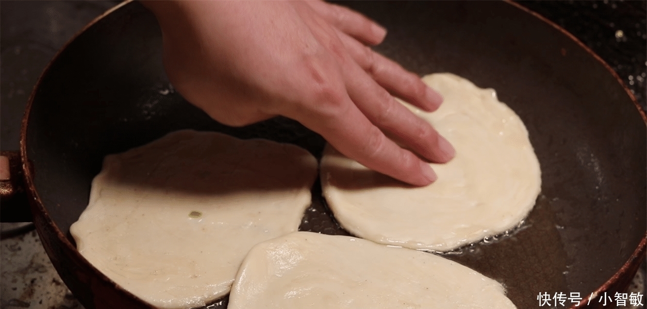 排队|手抓饼最好吃的做法, 早餐不用排队买路边摊了, 在家也能做