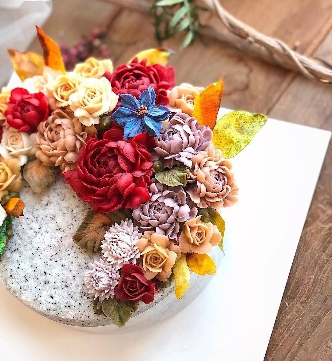 包袱蛋糕|脑洞太大韩国小姐姐晒神秘蛋糕,引百万粉丝每天催更太美了,每一张都让我流口水…