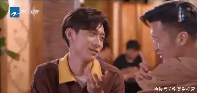 稻虫|张一山大口吃稻虫和蛇皮,谢霆锋惊讶,张一山:做演员啥没吃过?