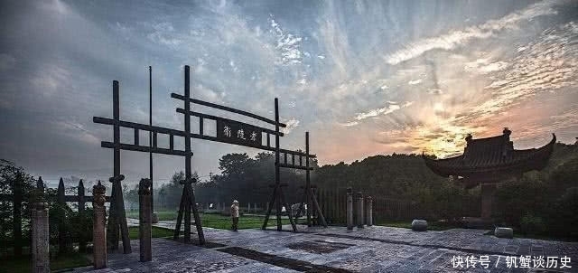 回答|朱元璋去农家避雨，问老农：你叫啥？农户回答完，朱：找的就是你！