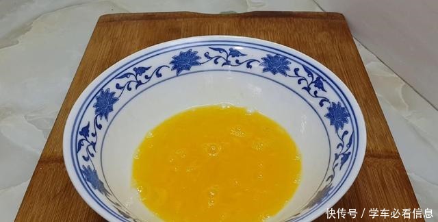  麻花|面粉别炸油条了，加3个鸡蛋，外焦里软又空心，比面包麻花都好吃