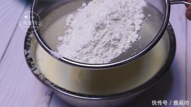 一滴水|面粉里加4个鸡蛋，不发面，手不粘面，不放一滴水，孩子抢着吃