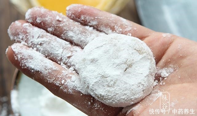 把土豆|自从学会土豆饼这做法,我家一周吃3次,外酥里软,真好吃