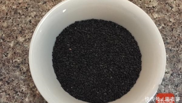 养生|早餐的最爱不是豆浆油条,而是这碗黑漆漆的东西,常吃养生还乌发