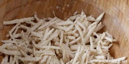  不腻|杏鲍菇别炒着吃了，教你一种新做法，外酥里嫩好吃不腻