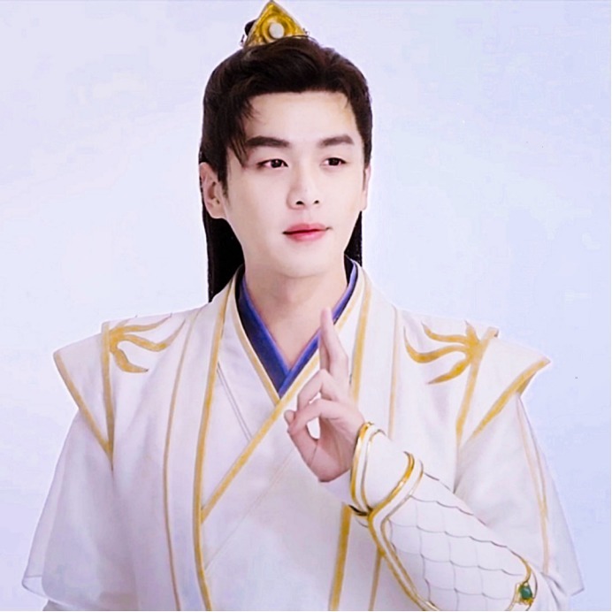  节目|张若昀《庆余年2》新造型疑被扒，蓝白服装更清爽，背后另有玄机