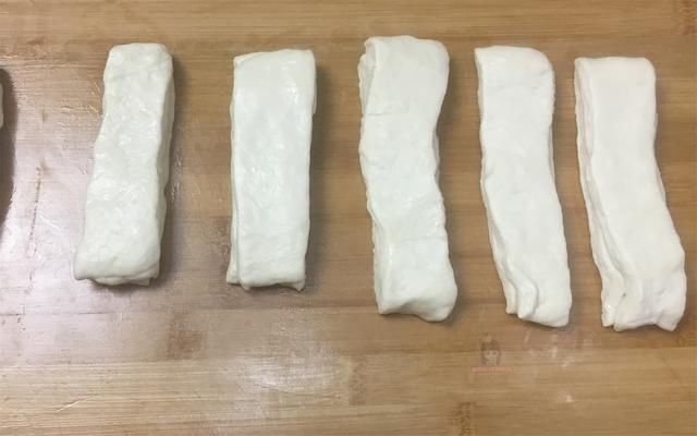  油条膨松剂|炸油条，有人用明矾，有人用泡打粉，这才是正确做法，健康好吃