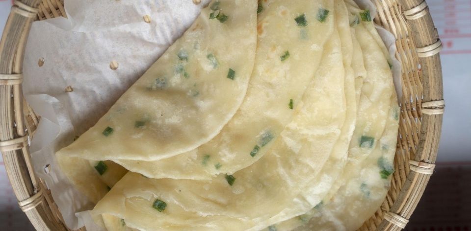 家常|家常烙饼最简单的做法,不用揉面不用油酥,柔软又多层,凉了不硬