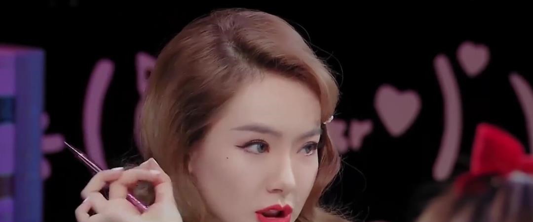 郑爽|张翰爆金句“喜欢一个人要什么脸皮”怼戚薇,当年这样追郑爽吗