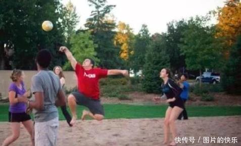 钱包|开心一刻:乘电梯准备下楼,刚进去,突然想起钱包没拿